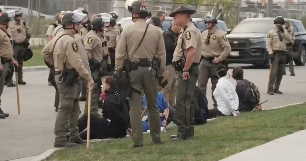 Protesters arrested at Broadview ICE facility in first major ...