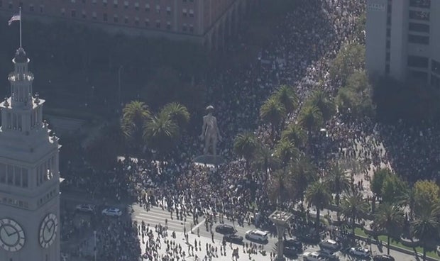 "No Kings" Protesters at Embarcadero 