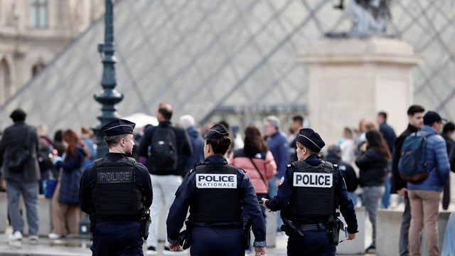 The Louvre Museum remains closed on day after robbery 