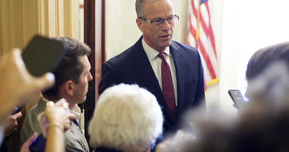 Senate Republicans meet with Trump at White House on Day 21 of shutdown