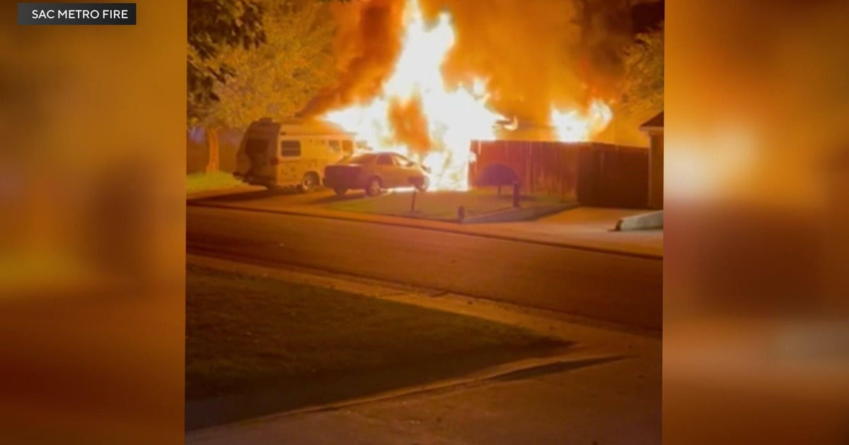 Flames engulf Orangevale homes garage, video shows