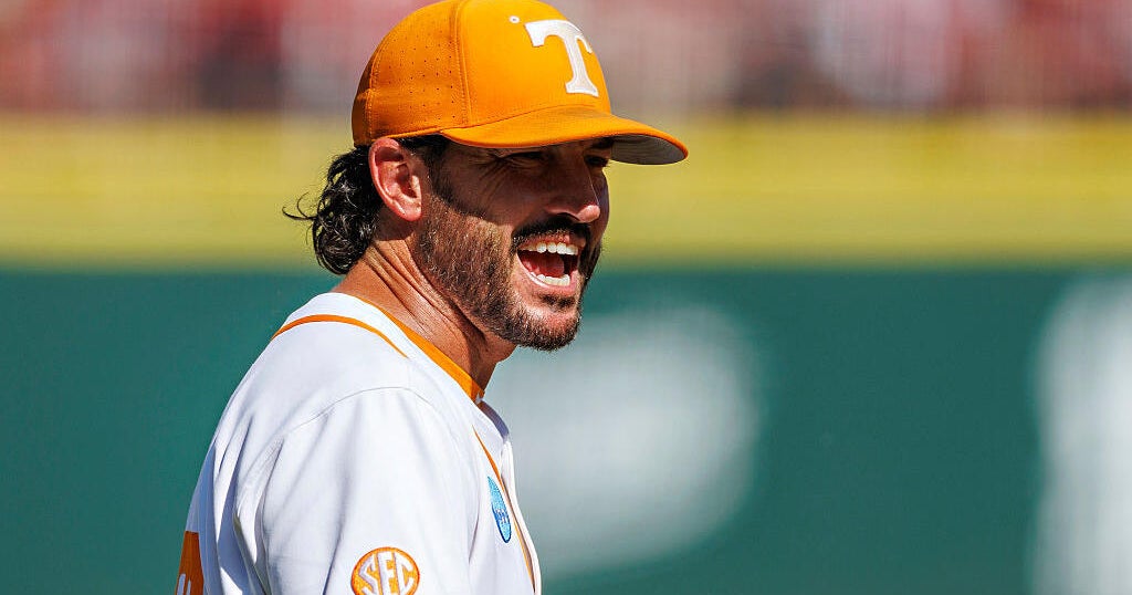 San Francisco Giants hiring Tony Vitello from University of Tennessee as manager