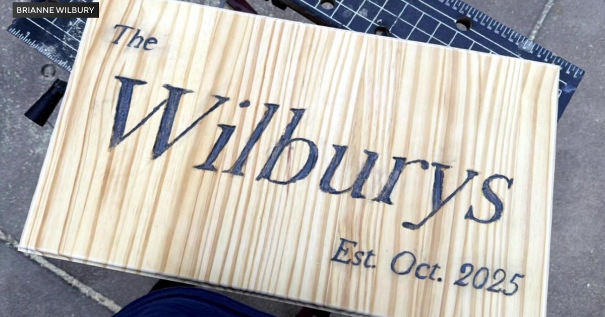 Minnesota couple searching for stolen wedding memento