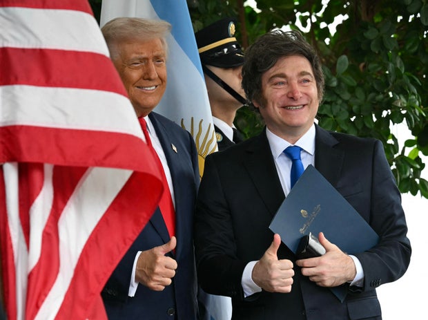 TOPSHOT-EUA-ARGENTINA-DIPLOMACIA-TRUMP-MILEI