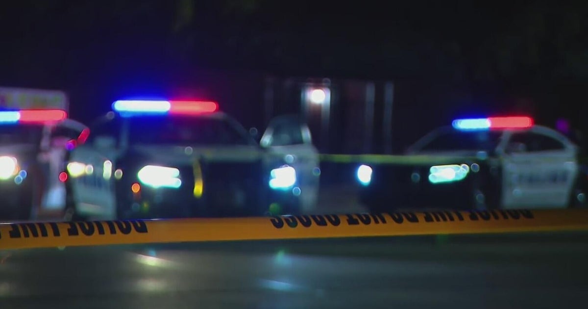 Southeast Dallas shooting leaves one injured - CBS Texas