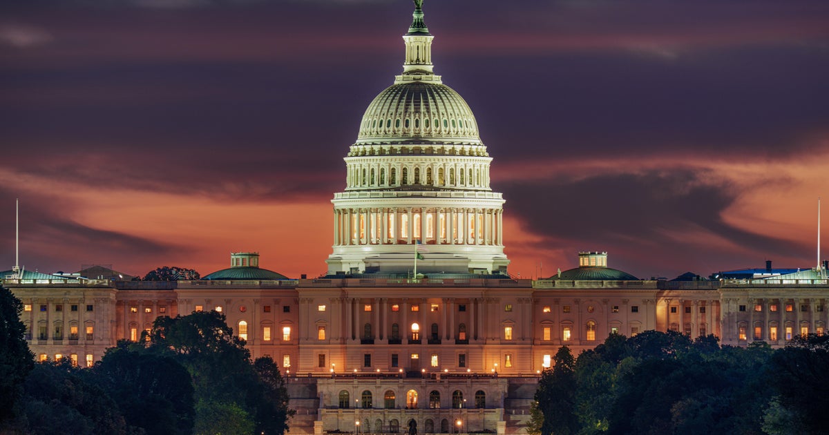 Missed paychecks, benefit lapses increase pressure for shutdown deal