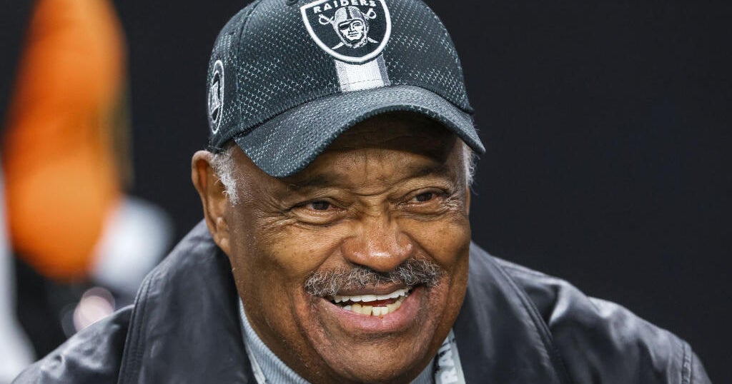 Raiders legend George Atkinson, known for fierce hits, dies at 78
