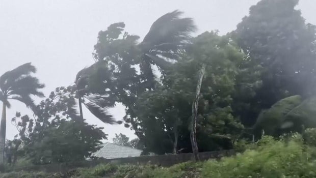 Category 5 Hurricane Melissa Hits Jamaica, Threatens Caribbean Infrastructure, Strands Travelers