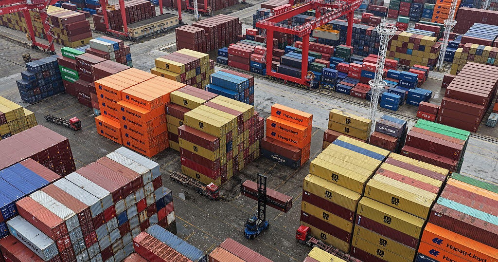 Senate approves Democratic resolution to block Trump's global tariffs