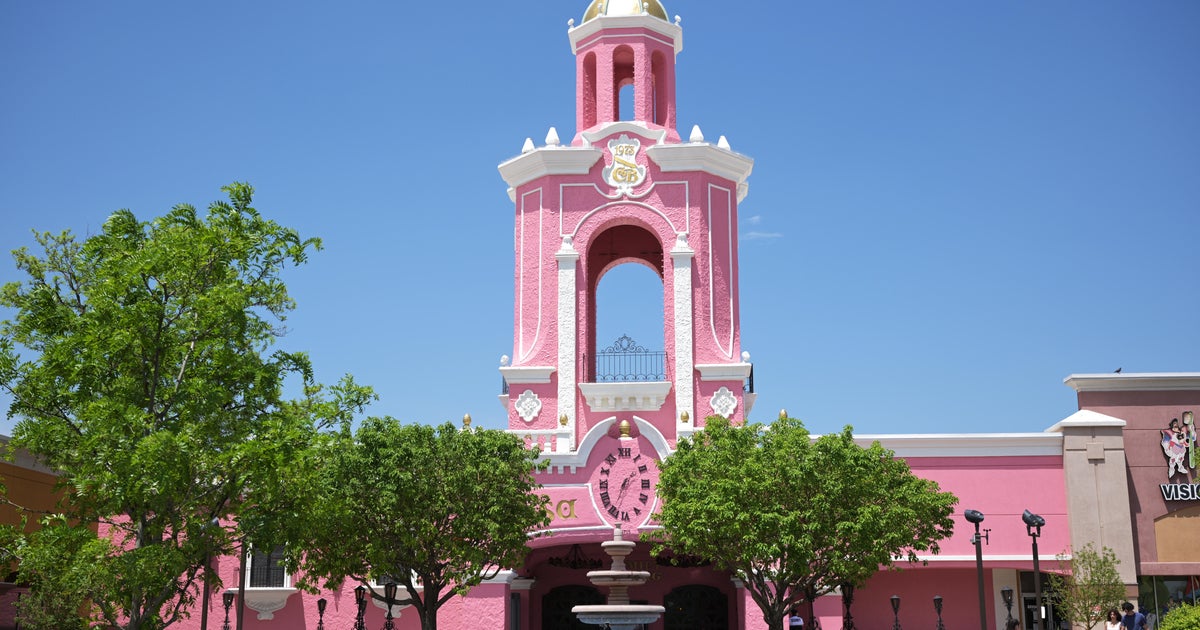 Performers plan strike over wages at Colorado #39 s iconic Casa Bonita Performers plan strike over wages at Colorado #39 s iconic Casa Bonita