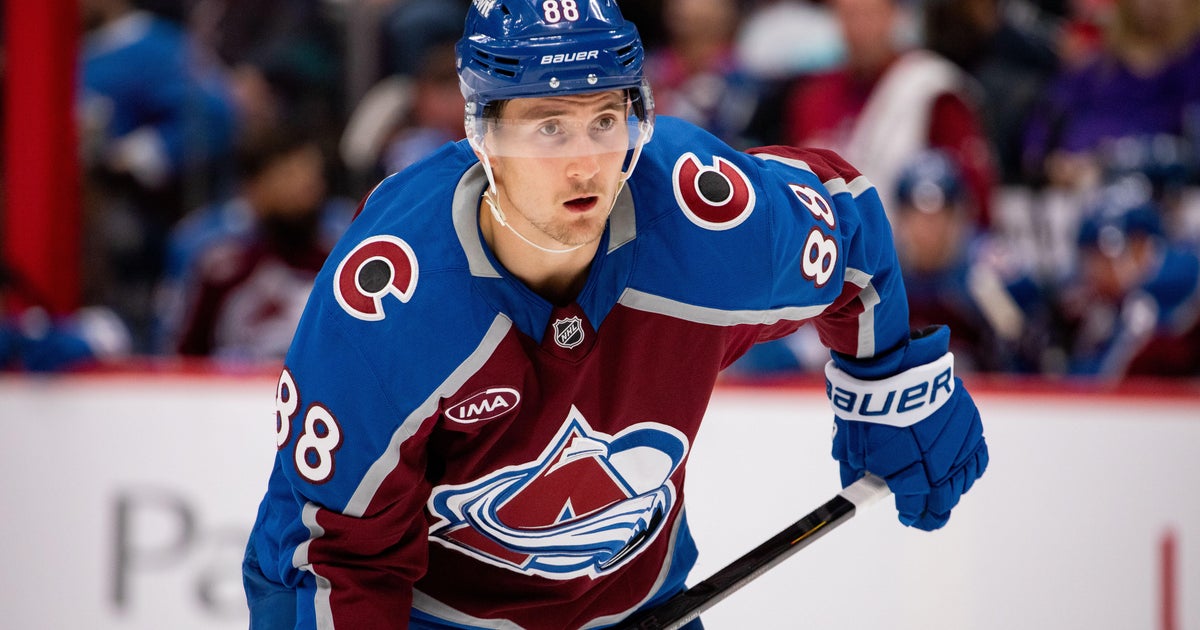 Martin Necas finds log-term home in Colorado in 8-year deal with Avs