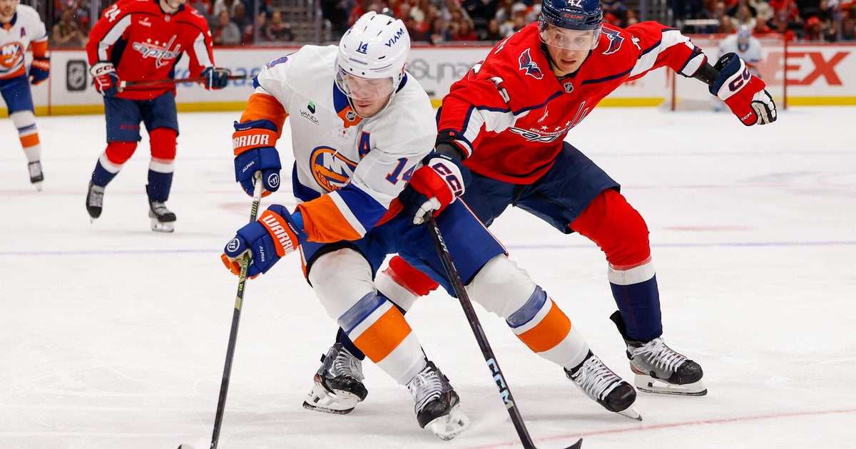 Islanders top Caps 3-1, keep Ovechkin at 899