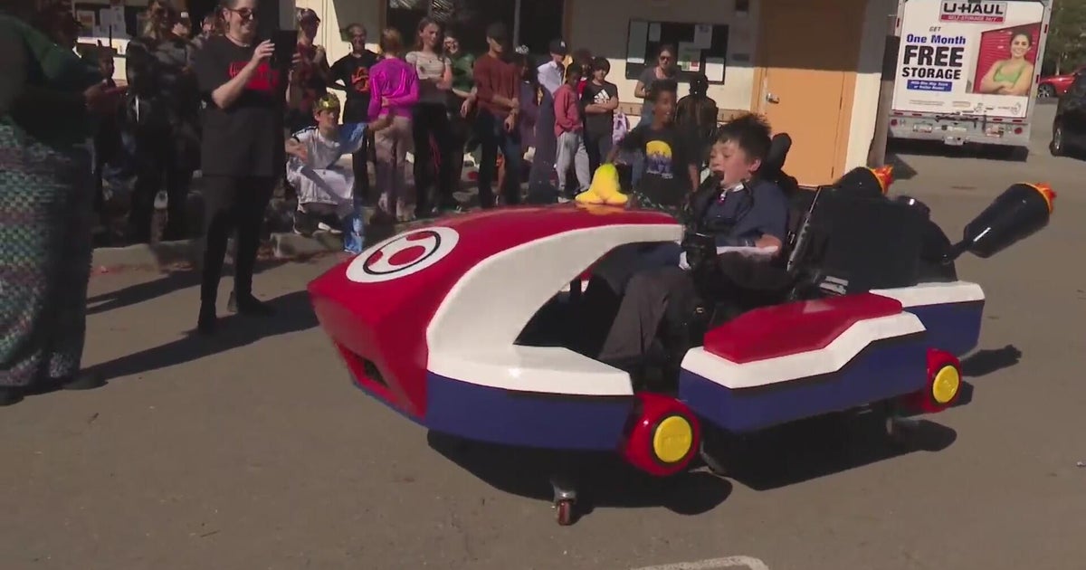 Oakland boy paralyzed by stray bullet receives custom Mario Kart(01)