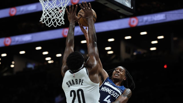 nets-timberwolves-dayron-sharpe.jpg 