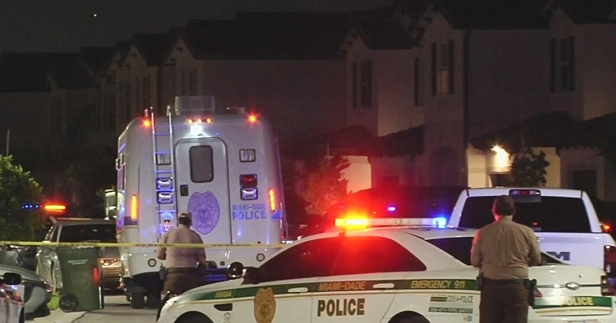 Suspect shot by deputy after allegedly pointing rifle following armed carjacking, MDSO says