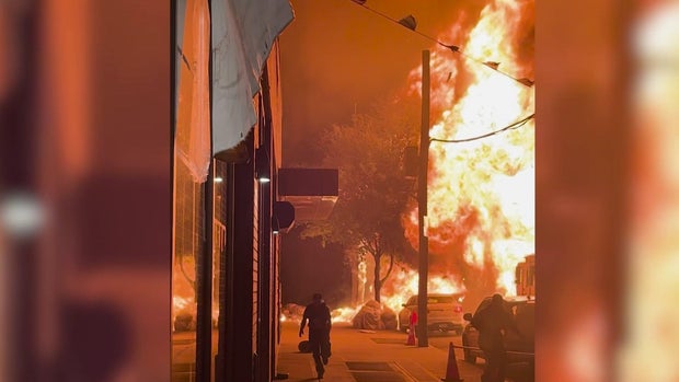 Video of a massive explosion in the Bronx