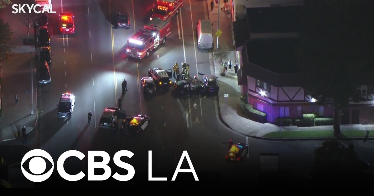 Short pursuit in North Hollywood ends after suspect crashes - CBS Los ...