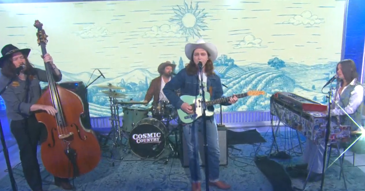 Saturday Sessions: Daniel Donato's Cosmic Country performs "Sunshine In The Rain"