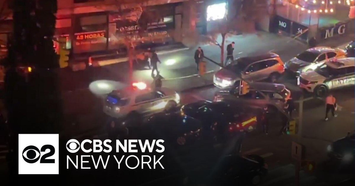 Man shot in neck in Bronx overnight shooting, NYPD says - CBS New York