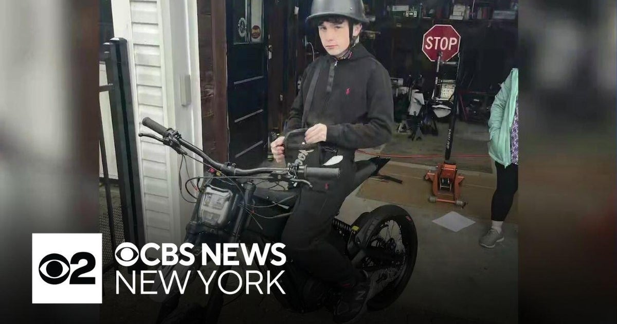 Long Island teen arrested for fatal house party stabbing - CBS New York