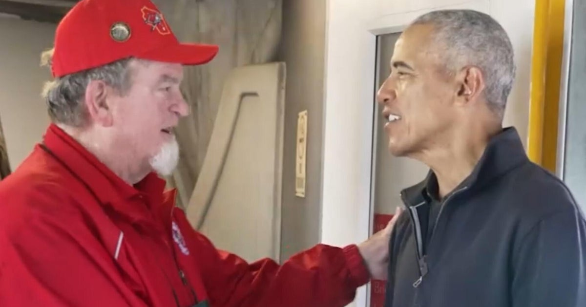 Obama surprises veterans on honor flight