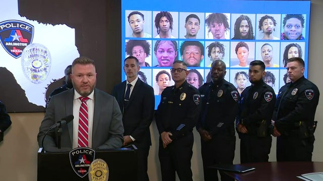 arlington-pd-gang-arrest.jpg 
