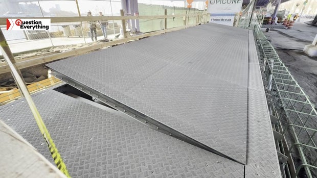 East River retractable flood gate 