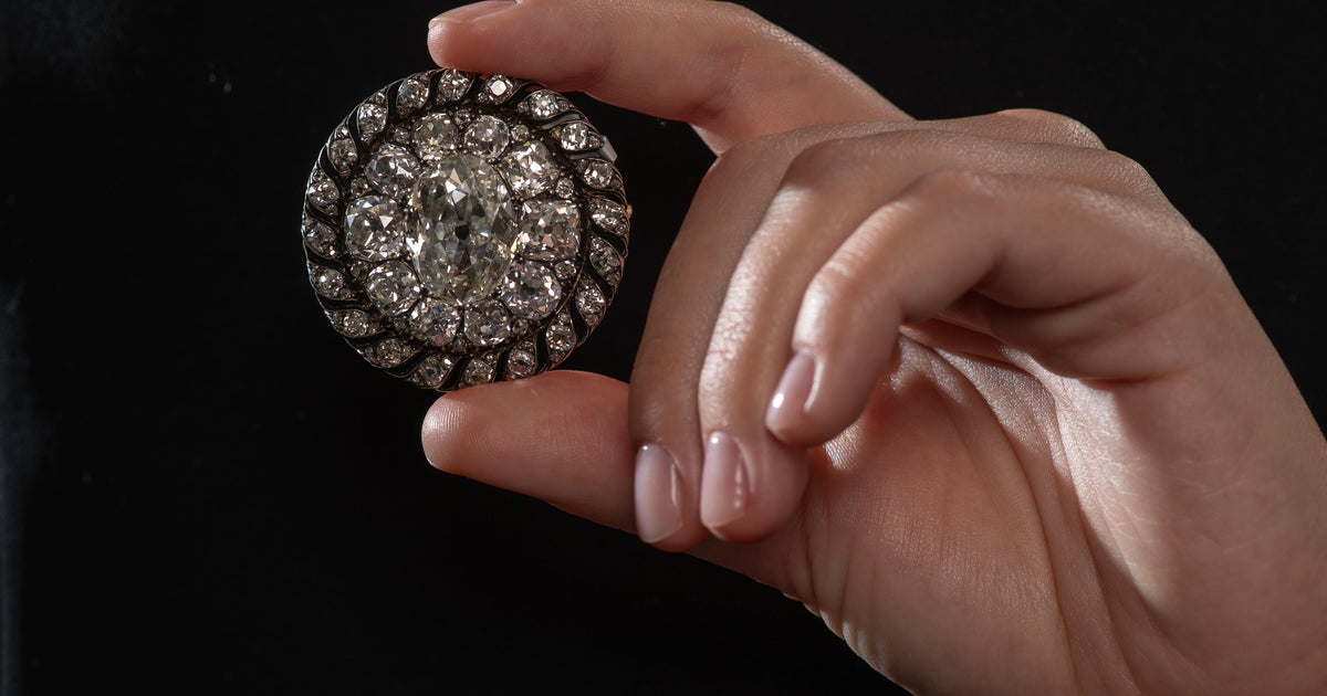 Diamond brooch Napoleon misplaced whereas fleeing Waterloo sells for .4 million at public sale, Sotheby’s says