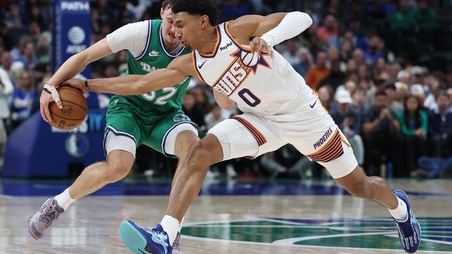 Phoenix Suns v Dallas Mavericks 