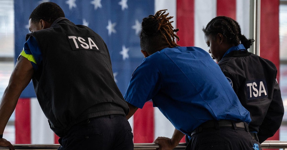 Federal employees may soon get back pay for time worked during government shutdown