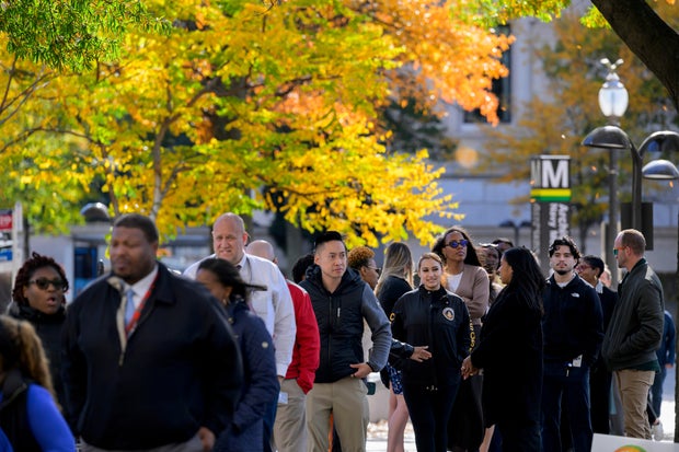 When will federal staff get again pay now that the federal government shutdown is over? When will federal staff get again pay now that the federal government shutdown is over?
