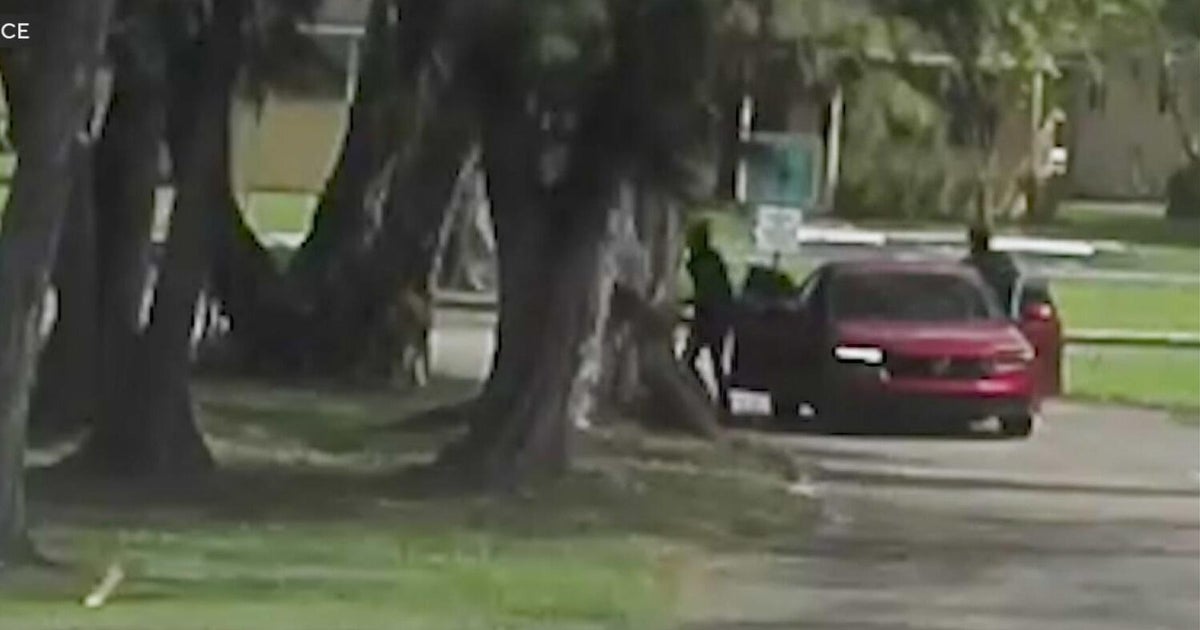 Deputies search for suspects armed with rifles in deadly Pompano Beach ambush