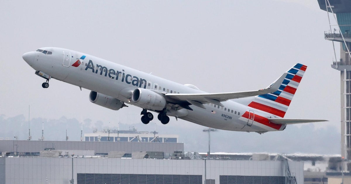 Flights begin to get back on track as shutdown ends