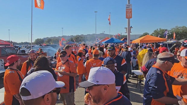 houston-based-fans-orange-zone-frame-162.jpg