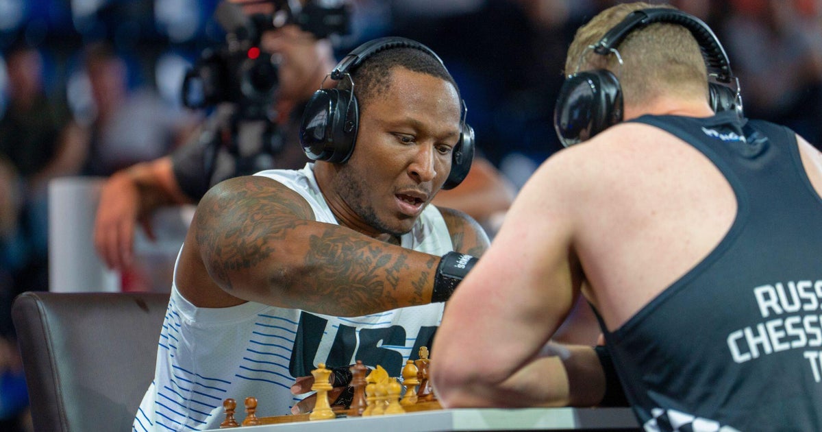 Inside a chess boxing bout, where brain meets brawn | 60 Minutes