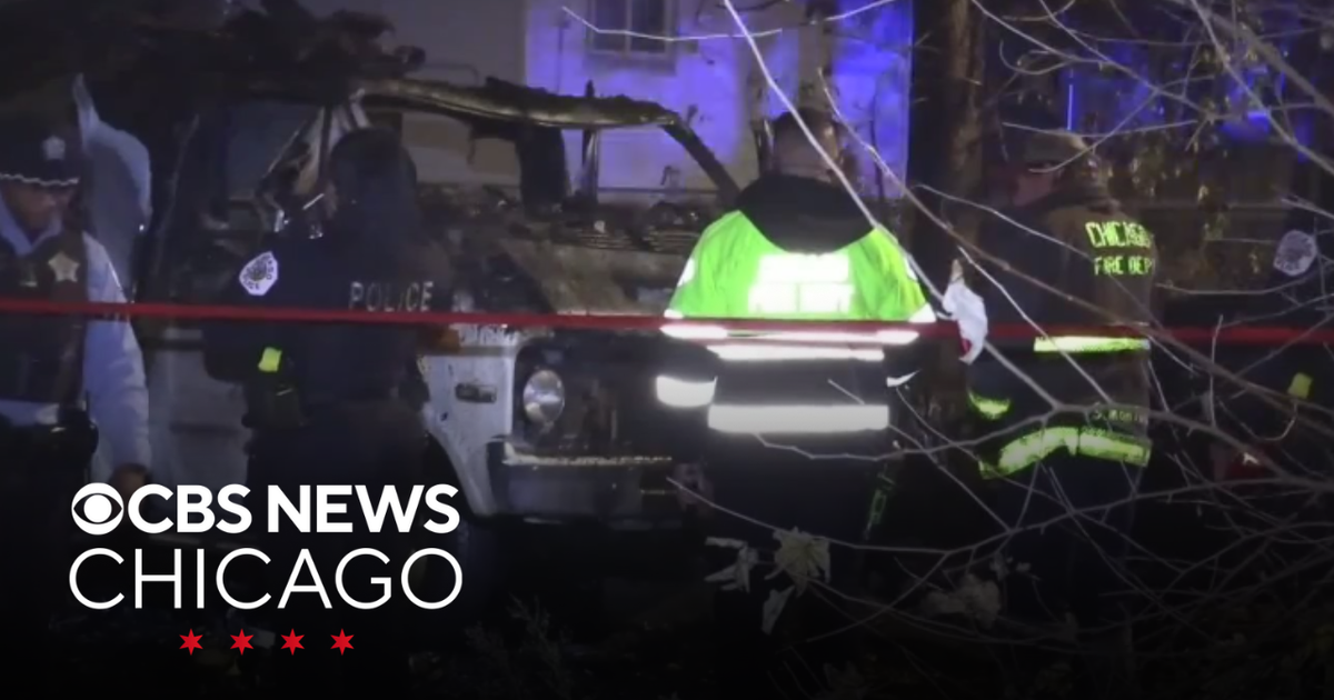 Man found dead after RV fire in Chicago's Roseland neighborhood - CBS ...