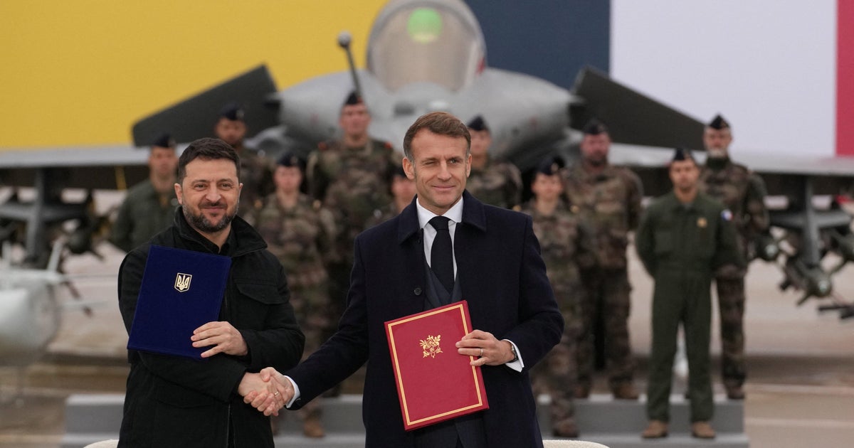 Ukraine's Zelenskyy lauds "historic" deal to buy fighter jets from France