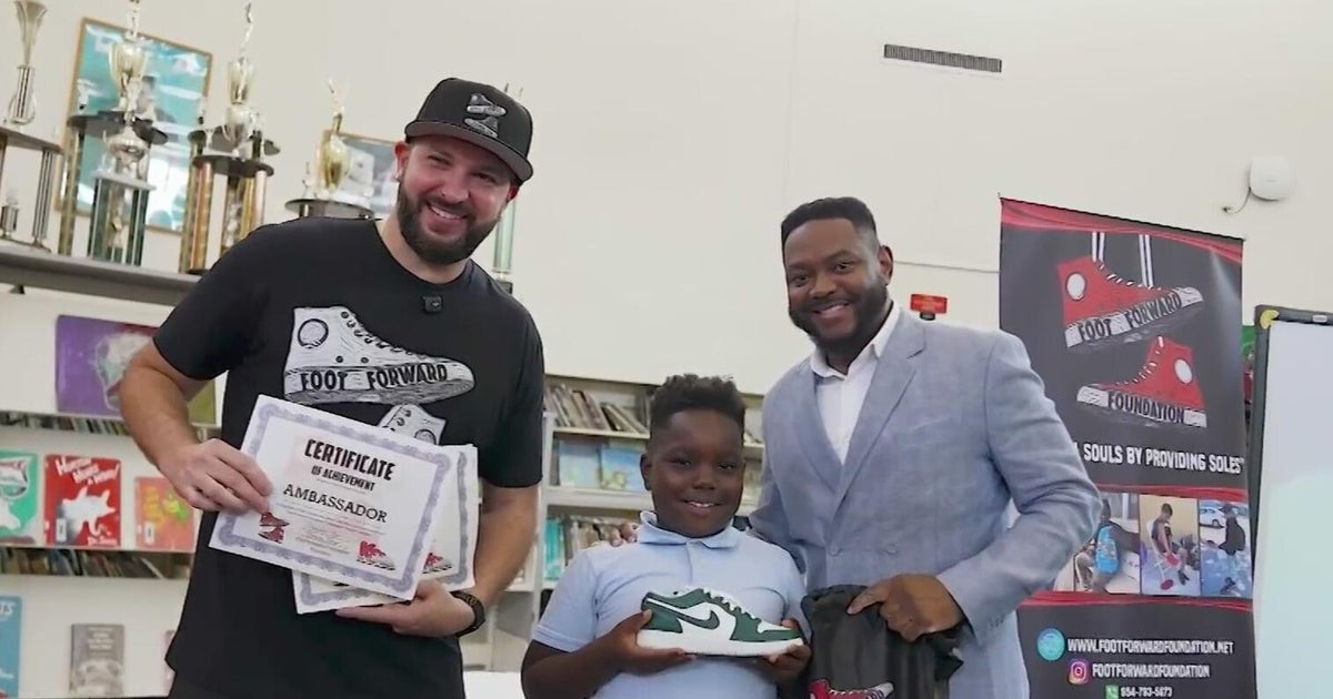 South Florida nonprofit Foot Forward Foundation provides new shoes to students in need