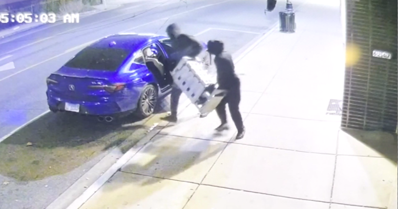 Burglars steal cash box from ATM at Berwyn, Illinois, café - CBS Chicago