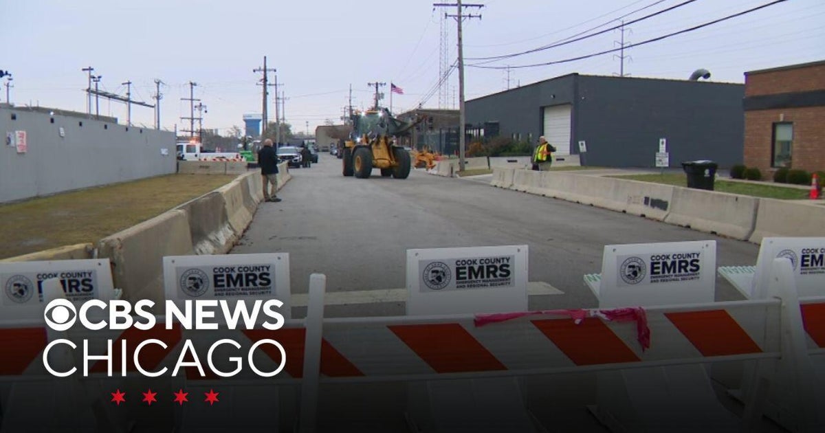Protest zone expands outside Broadview ICE facility - CBS Chicago