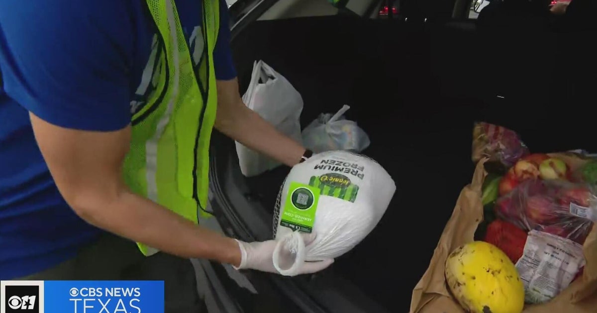 Tarrant Area Food Bank hands out thousands of Thanksgiving meals at AT&T Stadium mobile food drive