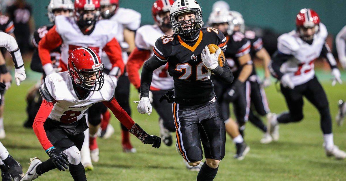 Massachusetts Thanksgiving high school football scoreboard 2025