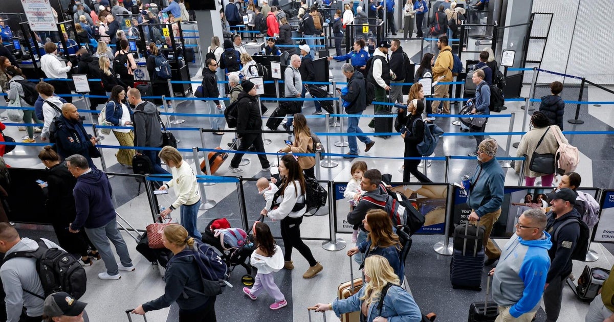 Thanksgiving travel rush in full swing