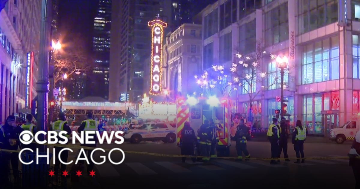 2 separate shootings in Loop leaves teen dead, 8 others hurt - CBS Chicago