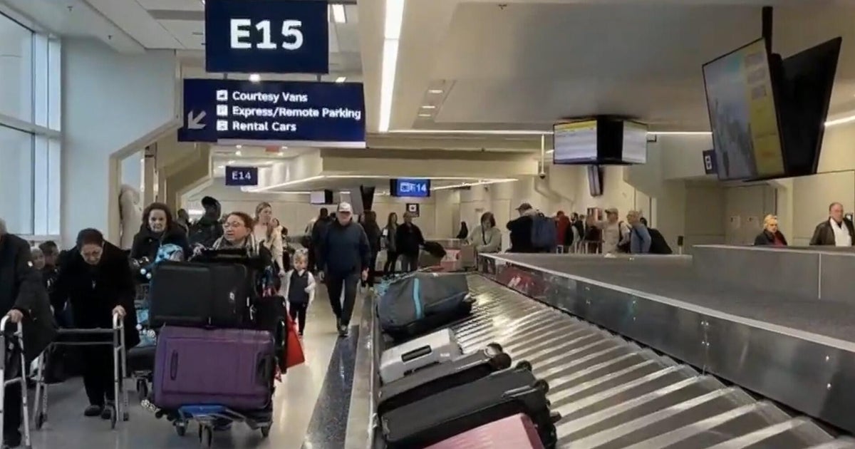Surge of air travel ahead of Thanksgiving