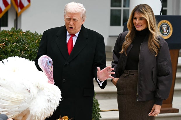 US-POLITICS-HOLIDAY-THANKSGIVING-TURKEY-TRUMP 