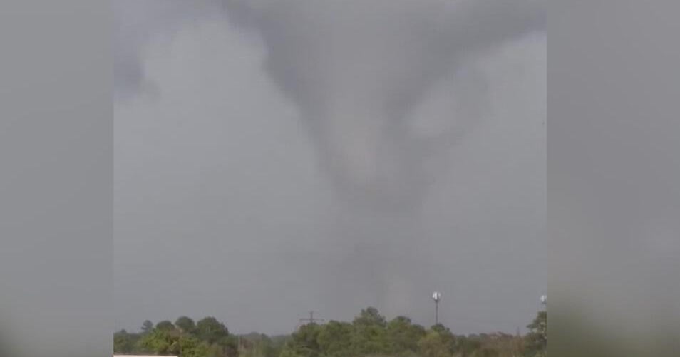 Tornado hits Houston area, damaging over 100 homes