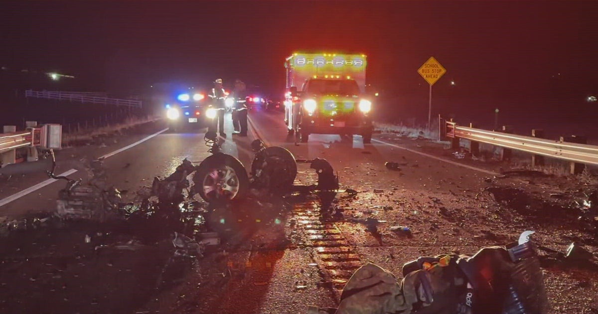 5 people dead in crash on Highway 83, 2 injured