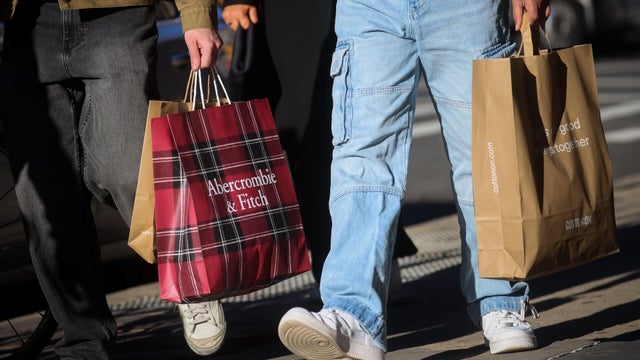 Holiday Shoppers Boost Spending As Consumer Resilience Persists 