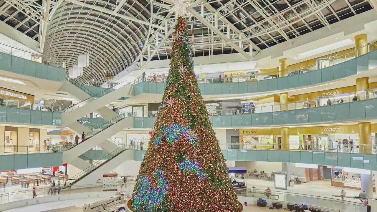 Galleria Christmas tree named 3rd best in the U.S. by Newsweek, image size:1280x720